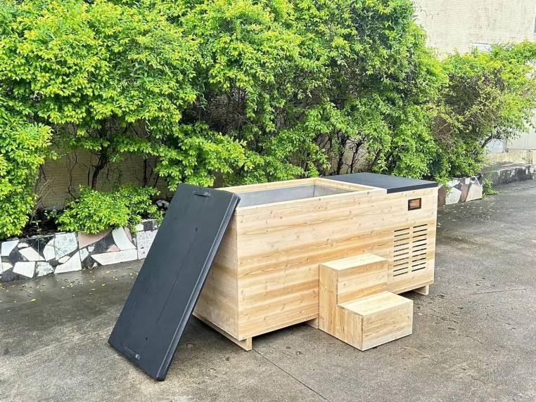 Sauna Sector Outdoor Cold Plunge Ice Bath Tub with Chiller S01150X111